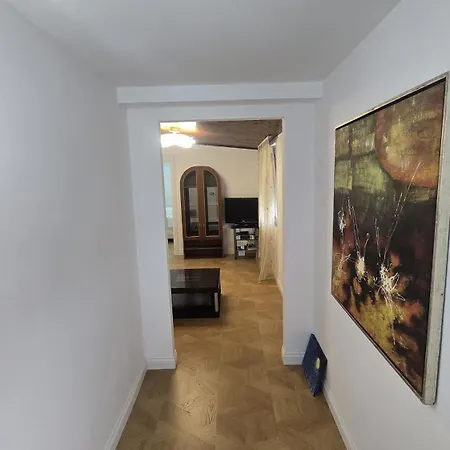 Grand House Apartment *