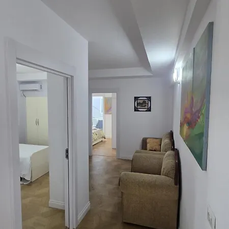 Grand House Apartment Selitë e Vogël