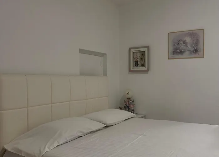 Grand House * Selitë e Vogël