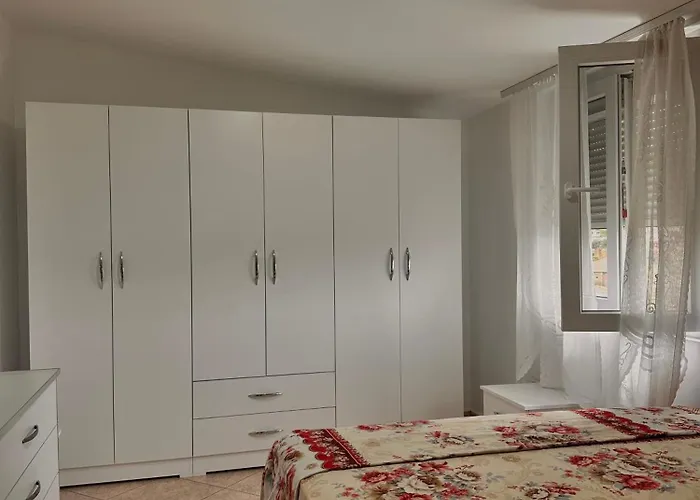 Daire Grand House Selitë e Vogël